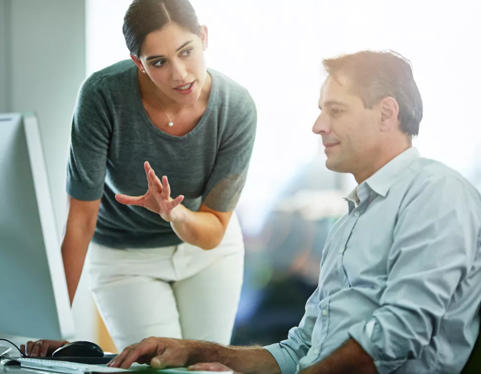employees-desk-talking-office-together-discuss-work-professional-business-people-coaching-project-coworkers-planning-conversation-collaboration-research-working