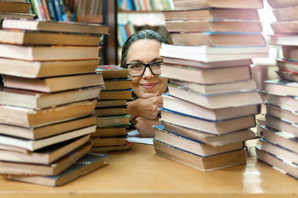 portrait-books-table