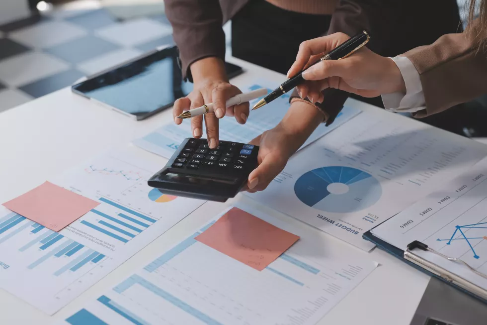 accounting-company-provide-finance-taxation-planning-profitable-cash-flow-auditor-accountant-team-working-office-analyze-financial-data-accounting-record-with-calculatorinsight