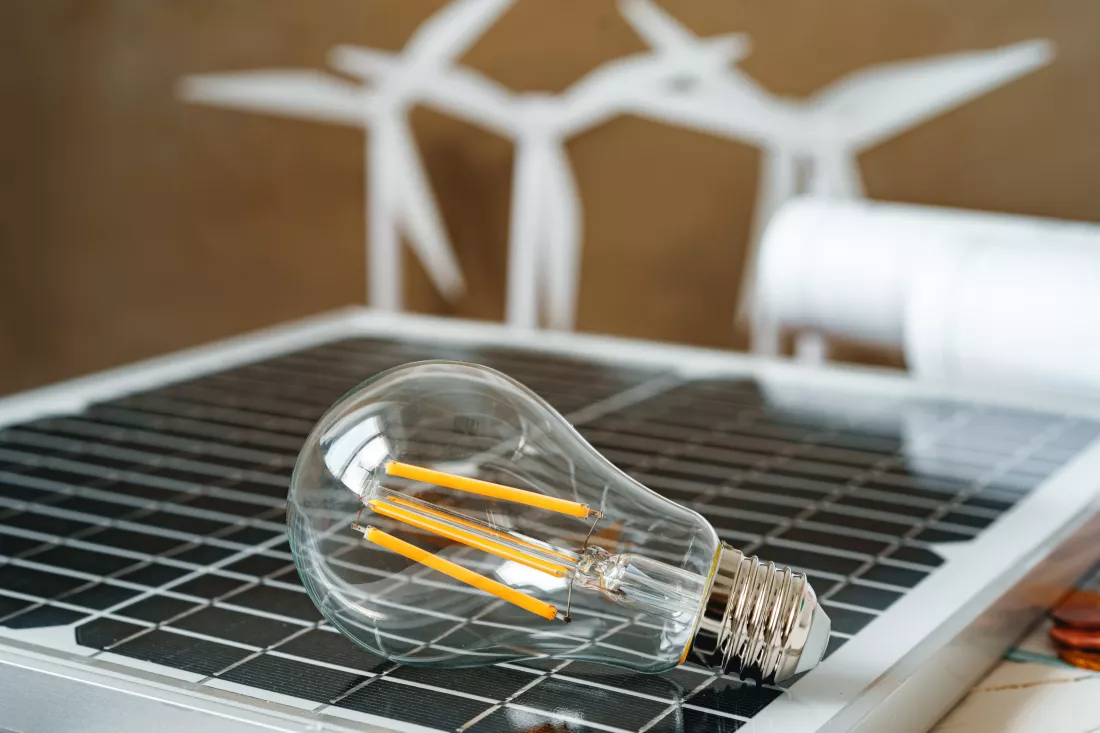 solar-energy-panel-light-bulb-green-energy(1)