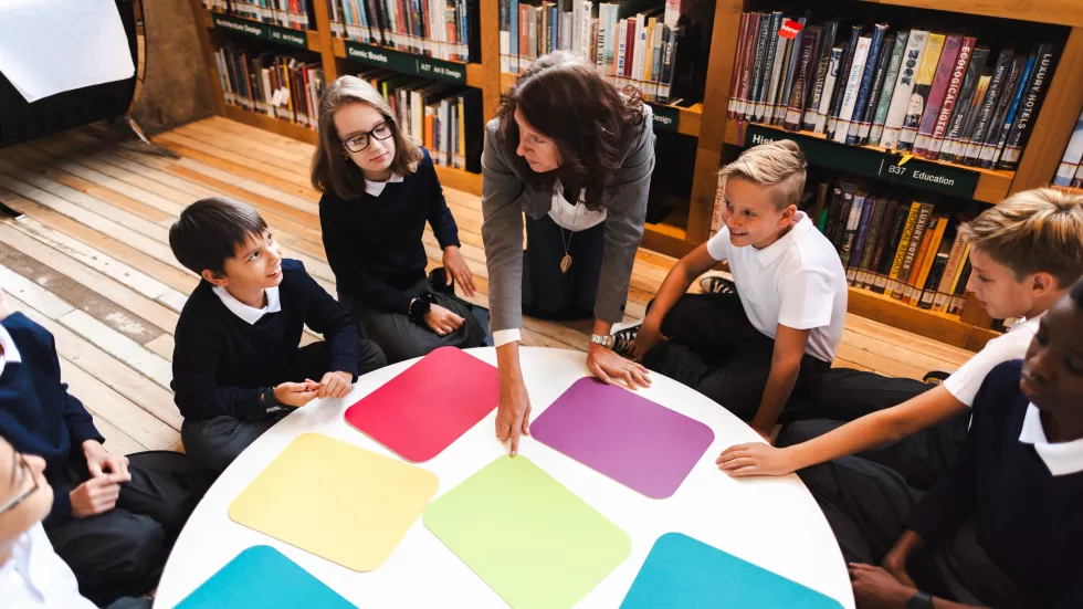 teacher-engages-diverse-students-library-children-teacher-library-learning-group-kids-teacher-library-setting-diverse-students-teacher-learning-diverse-students-library