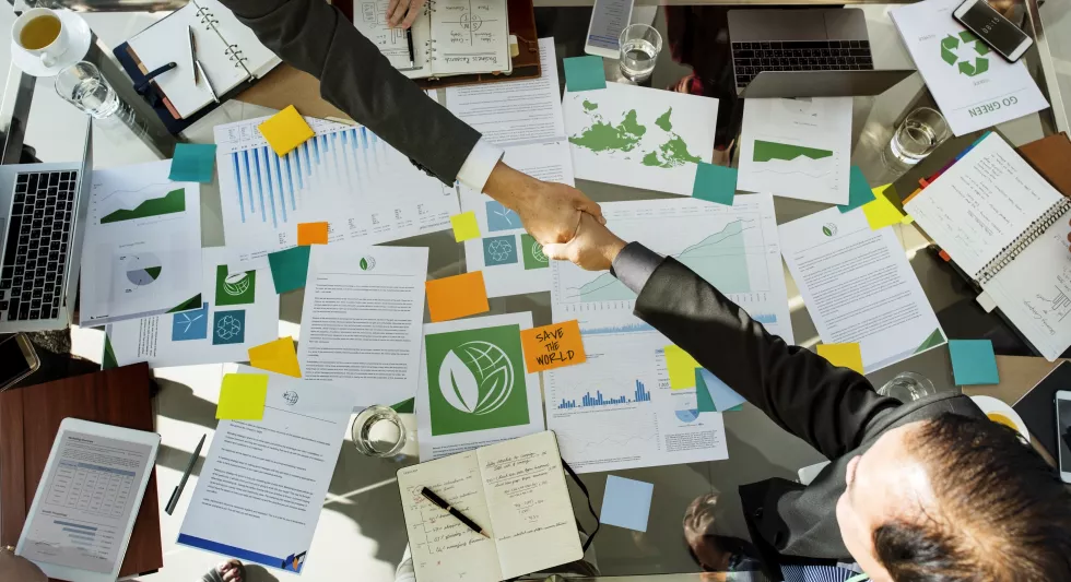 diverse-business-people-meeting-partnership-environment-agreement