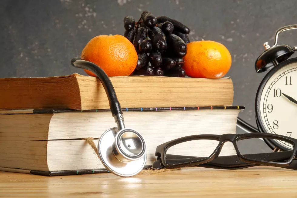 close-up-orange-fruit-table