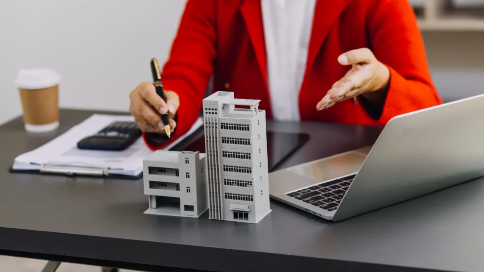 business-team-present-photo-professional-investor-working-new-startup-project-finance-meetingdigital-tablet-laptop-computer-smart-phone-using-keyboard-docking-screen-foregroundfilter