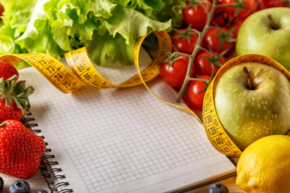 fresh-organic-vegetables-fruits-open-blank-notebook-pen-2