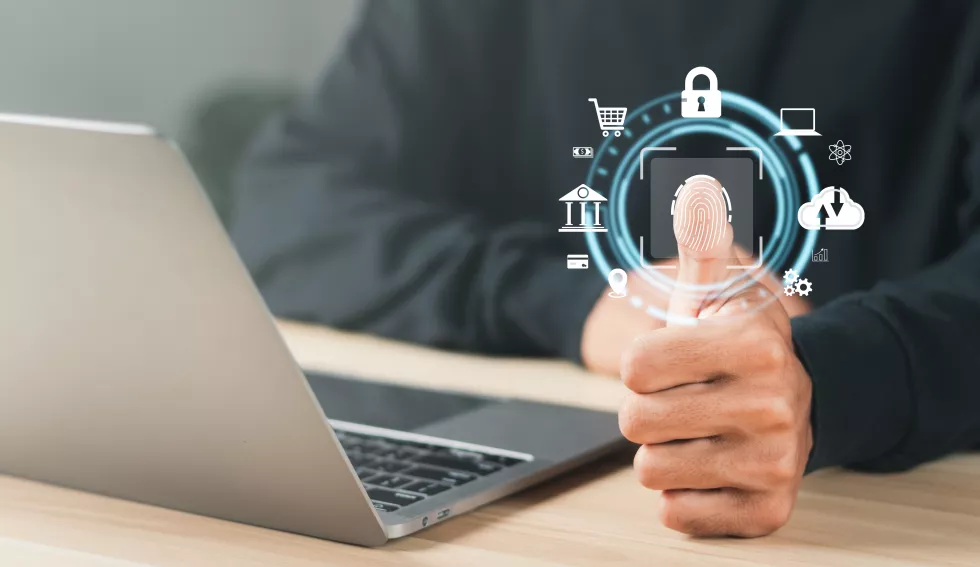 medical-worker-works-laptop-interface