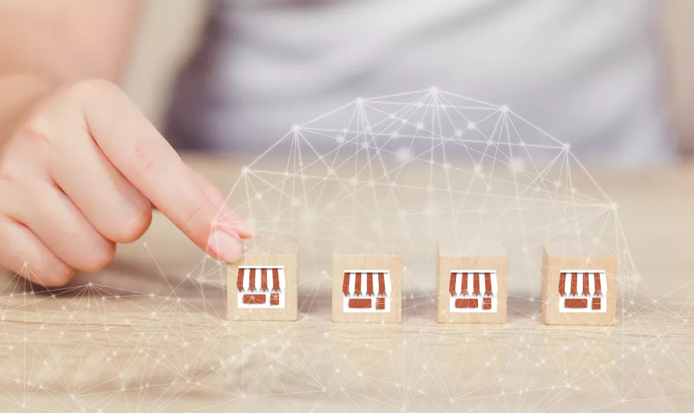 franchise-business-concept-choose-wood-blog-with-franchise-marketing