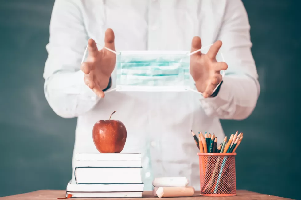 midsection-man-holding-ice-cream-table