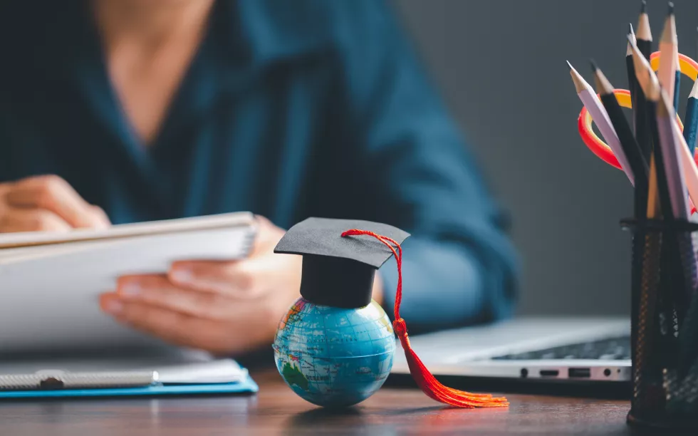 premium-quality-images-abroad-students-universities-students