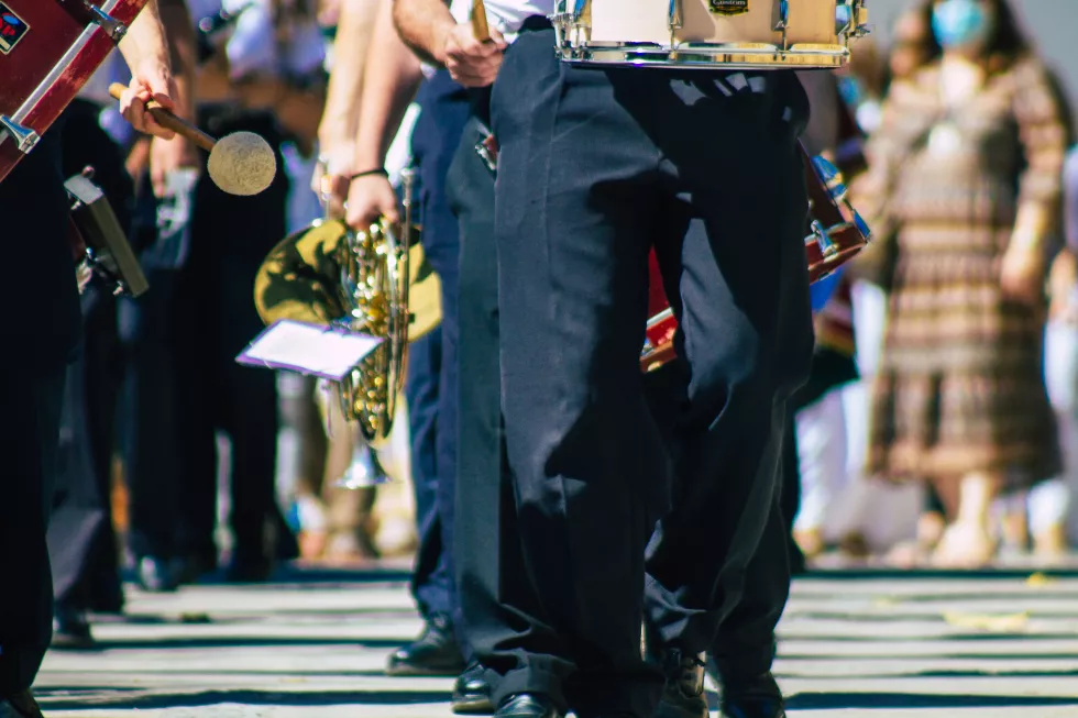 group-people-street-city