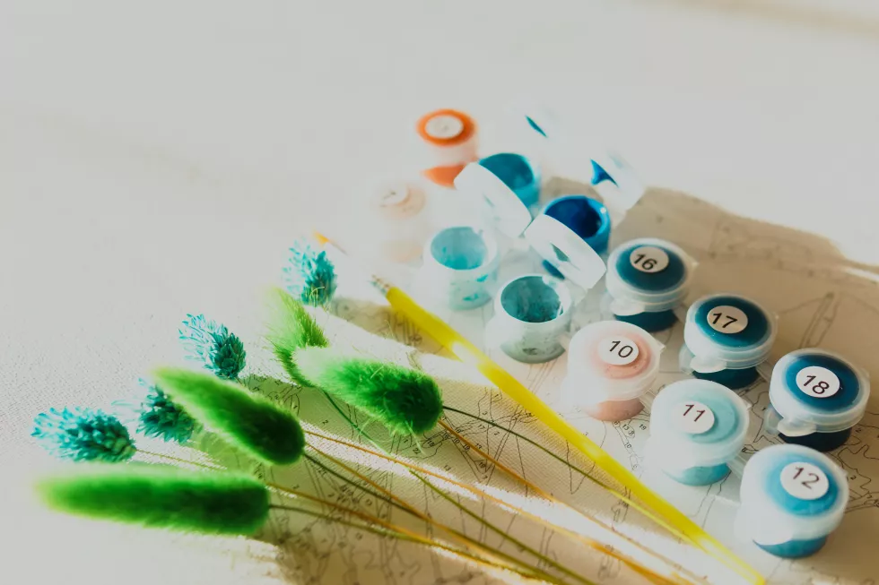 high-angle-view-pills-table