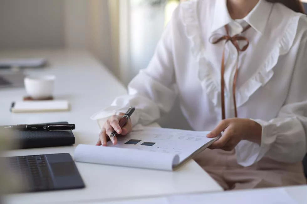 midsection-doctor-working-desk-office