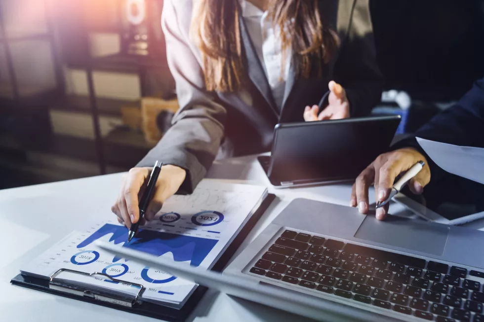 business-team-meeting-conference-collaboration-discussing-working-analyzing-with-financial-data-marketing-business-strategy-project-presentation-brainstorming-making-profit-company