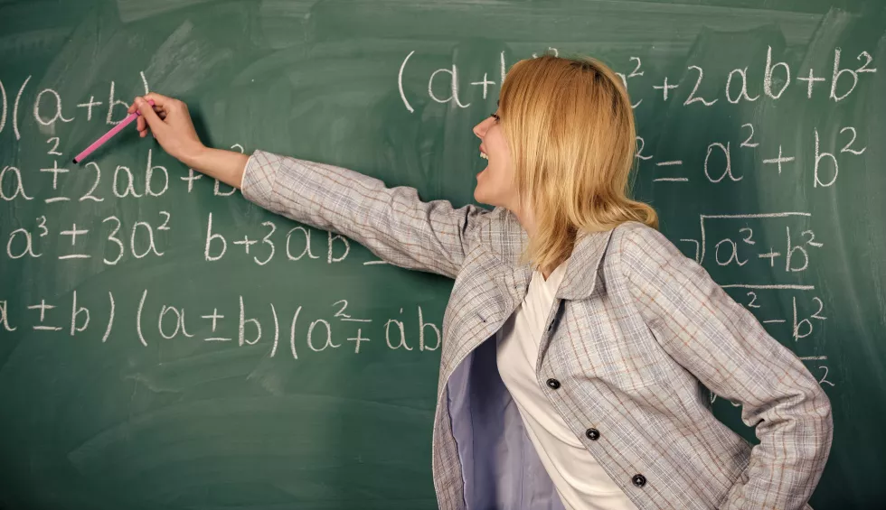 school-home-schooling-happy-woman-study-education-modern-school-knowledge-day-woman-classroom-back-school-teachers-day-teacher-school-lesson-blackboard-confident-graduate