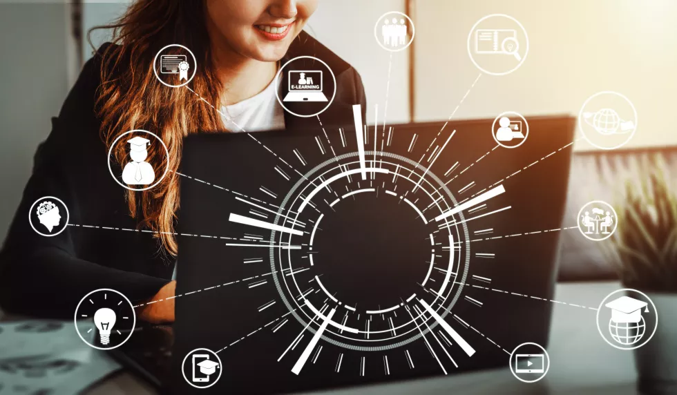 elearning-student-university-concept-uds