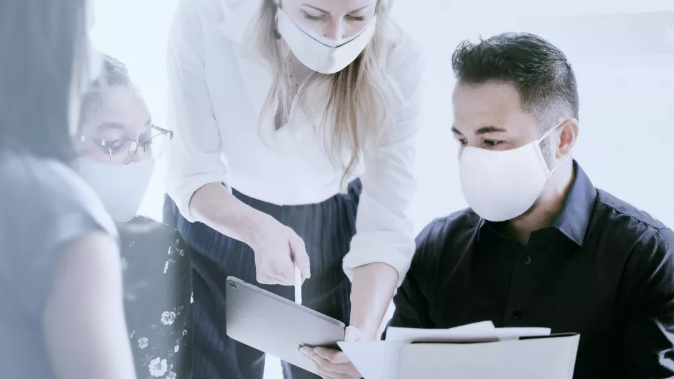 business-team-wearing-face-masks-coronavirus-pandemic