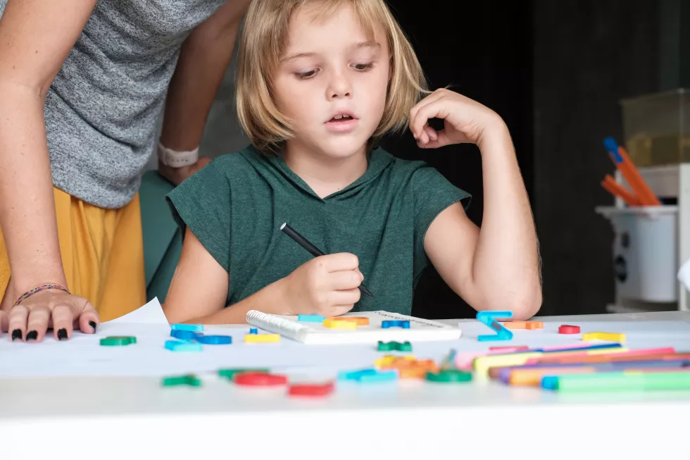 mom-son-homework-child-from-preparatory-class-learns-alphabet